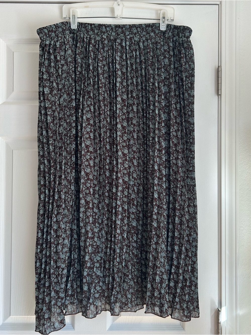 Polagram ditsy floral accordion pleated skirt size 3x